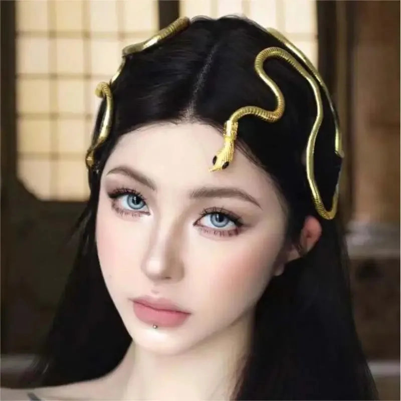 Adjustable Multilayer Metal Alloy Gold Black Color Cool Bendy Long Snake Chokers