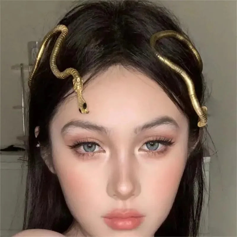 Adjustable Multilayer Metal Alloy Gold Black Color Cool Bendy Long Snake Chokers