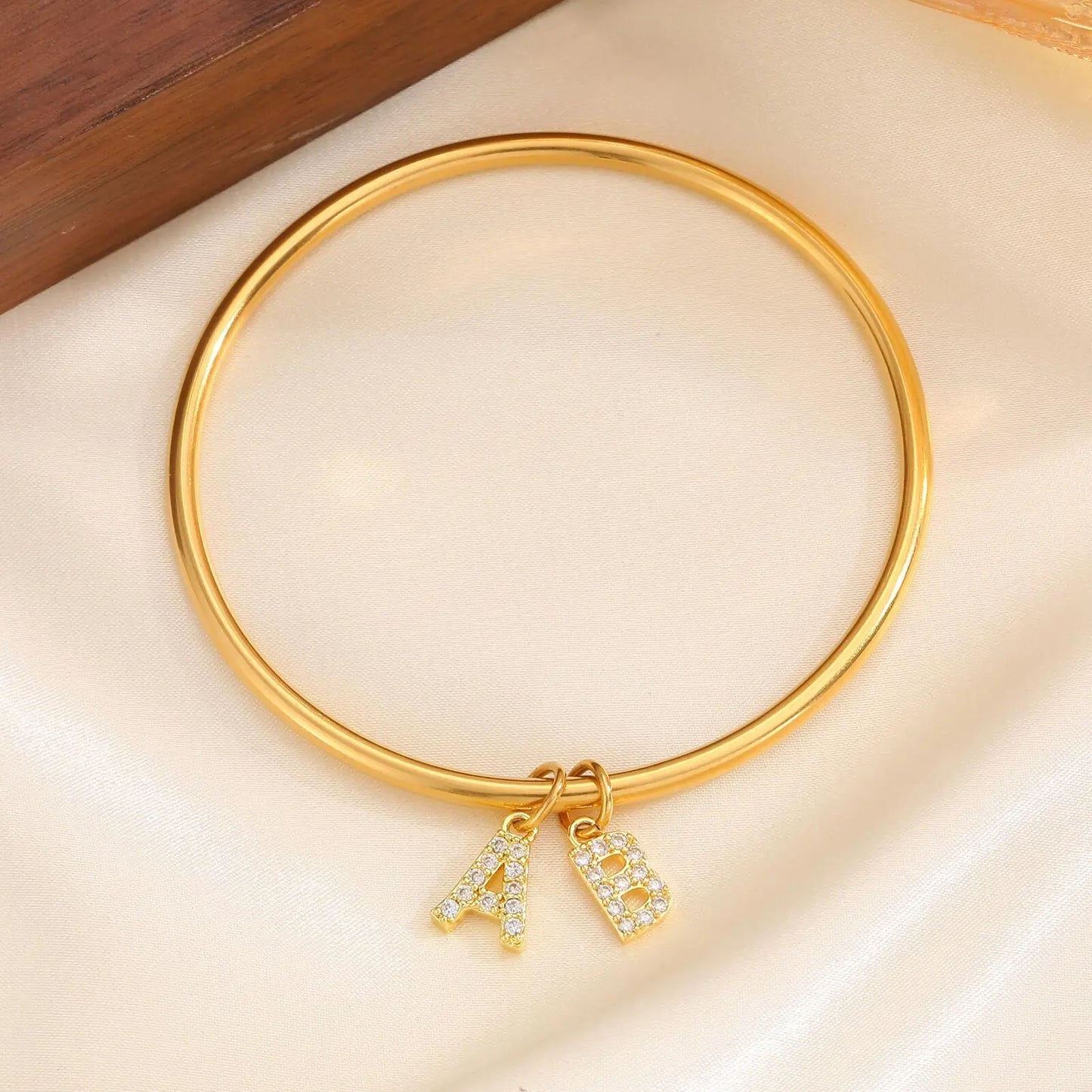 Vnox Personalized Name Bangle – Custom Zircon Charm Bracelet for Women