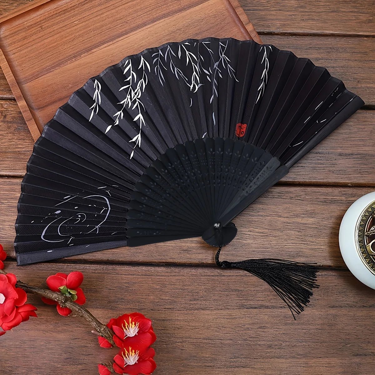 1pc - Elegant wooden folding hand fan favored by fans - BeeBeeBuys