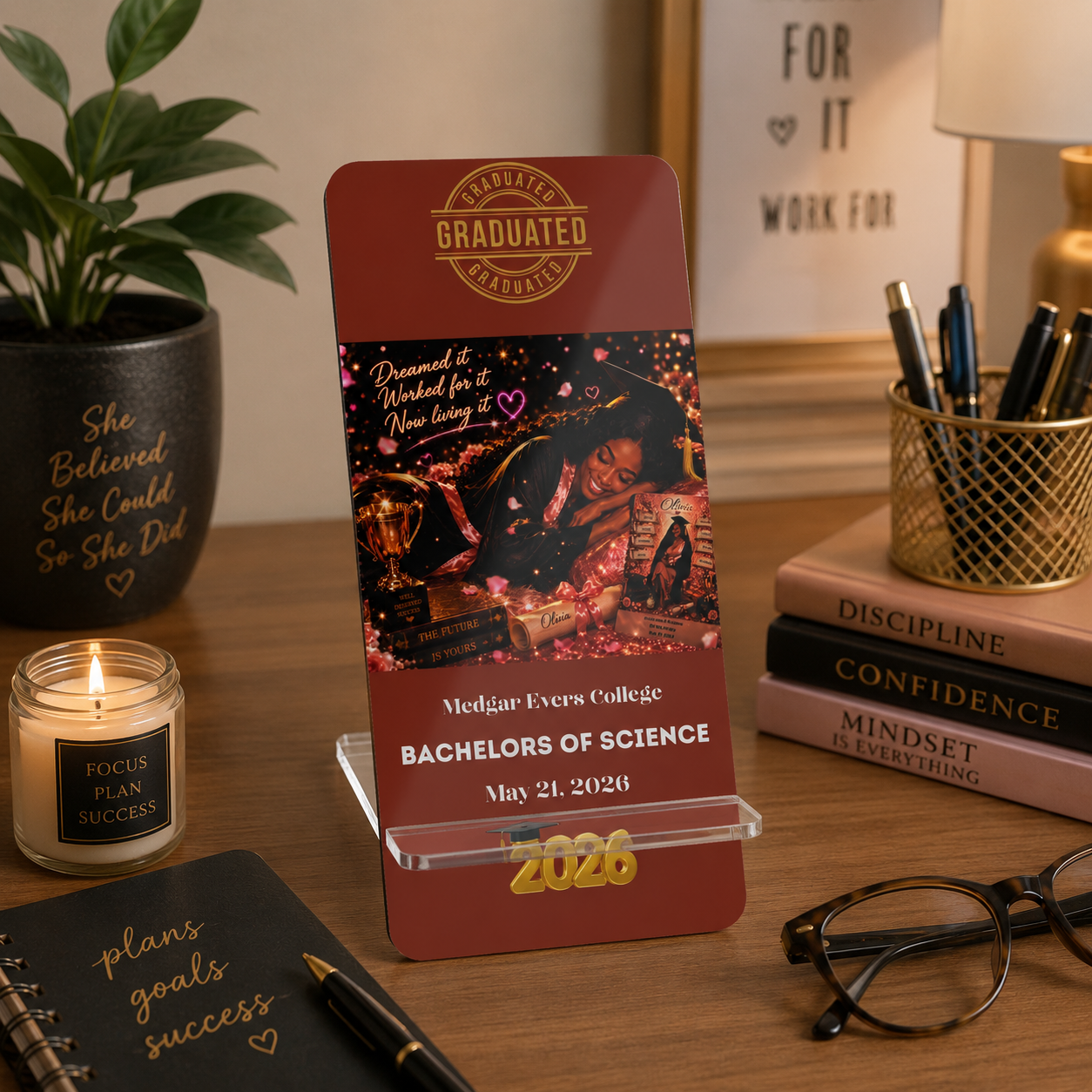 Graduation Smartphone Stand — Personalized Just for Your Graduate!