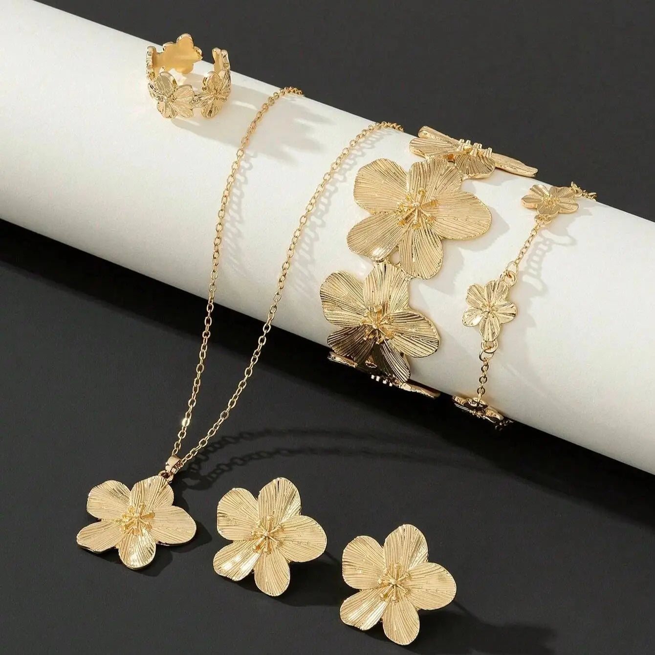 5/6PCS Women's Casual Flower Necklace Bracelet Earrings Ring Set - Buy One Get One 🔥