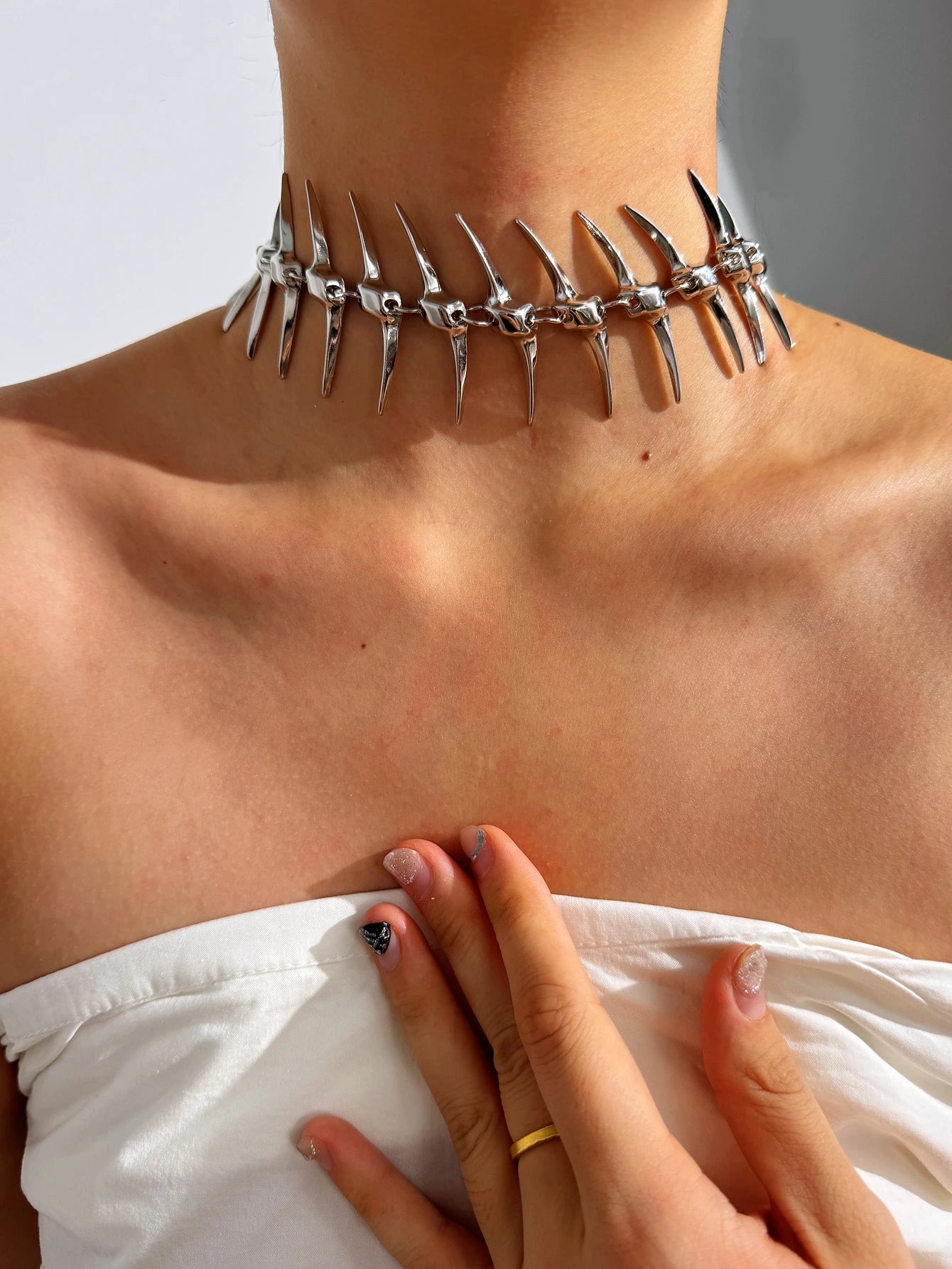 Edgy Thorn Skeleton Alloy Women’s Necklace