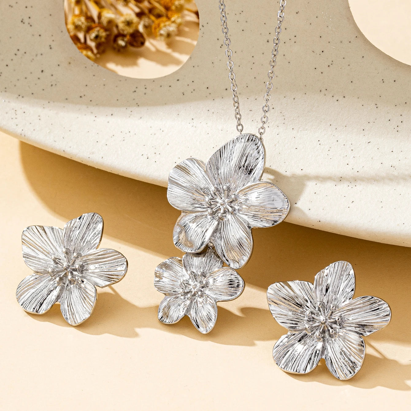 Flower Necklace &amp; Earring Jewelry Set for Women - BOGO 🔥