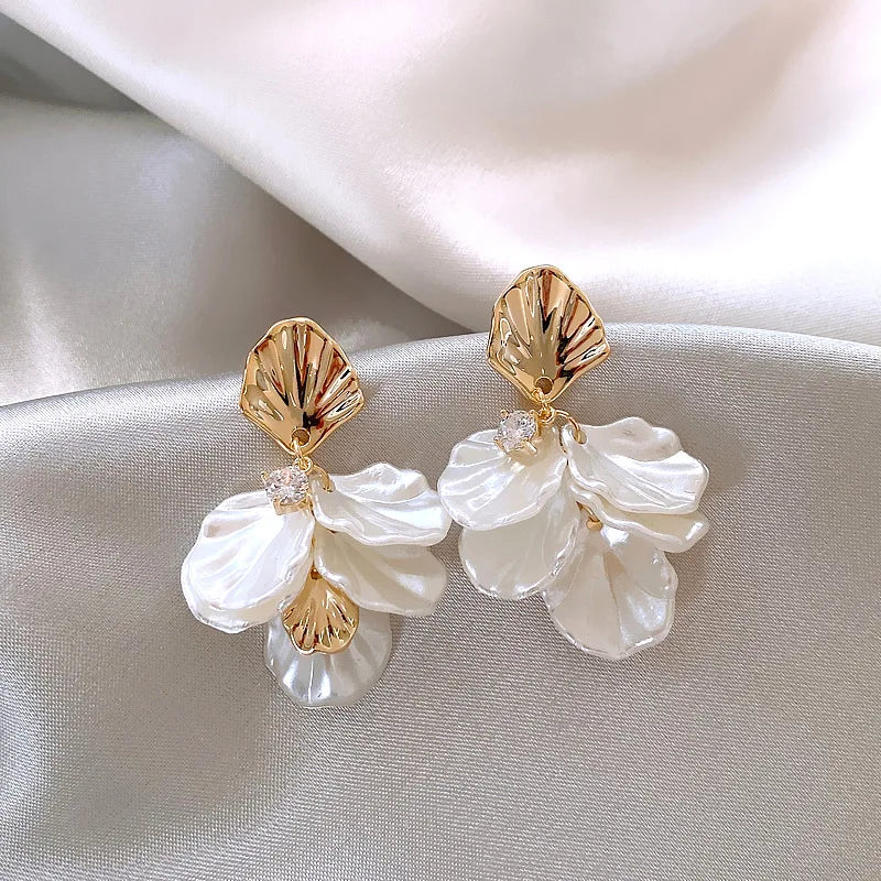 Shell Dangle Earrings White Crystal Zirconia Flower