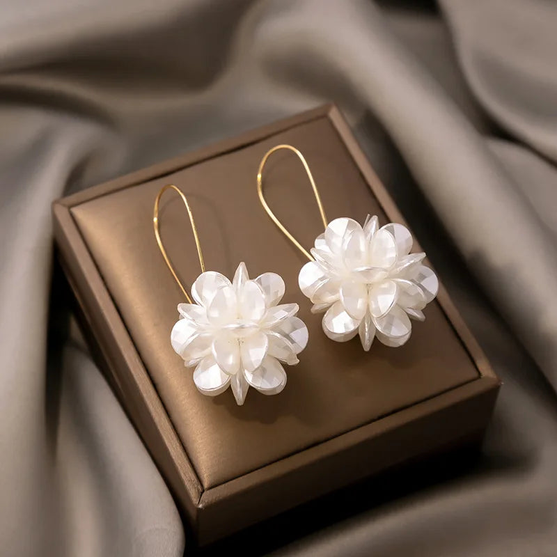 Shell Dangle Earrings White Crystal Zirconia Flower