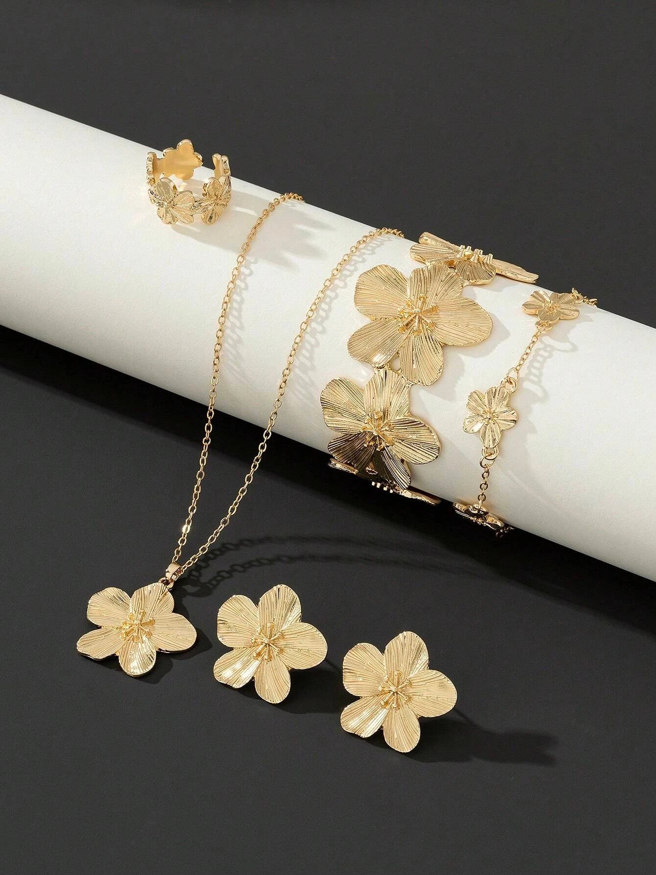 5/6PCS Women's Casual Flower Necklace Bracelet Earrings Ring Set - Buy One Get One 🔥