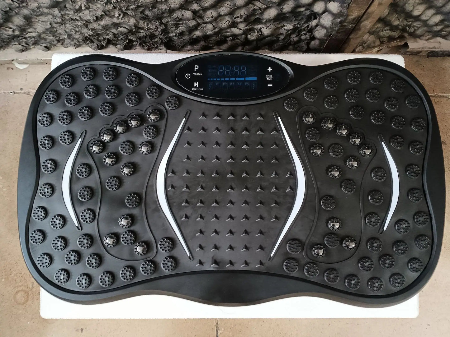 Vibration Plate Exercise Machine – Full Body Massage & Muscle Activation Platform with Waist Twister for Home Workout