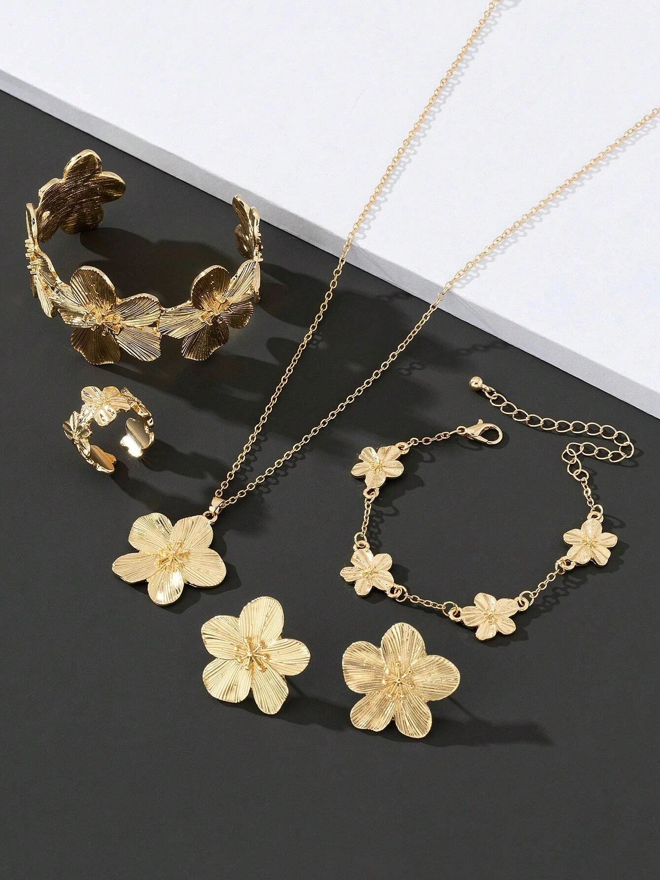 5/6PCS Women's Casual Flower Necklace Bracelet Earrings Ring Set - Buy One Get One 🔥