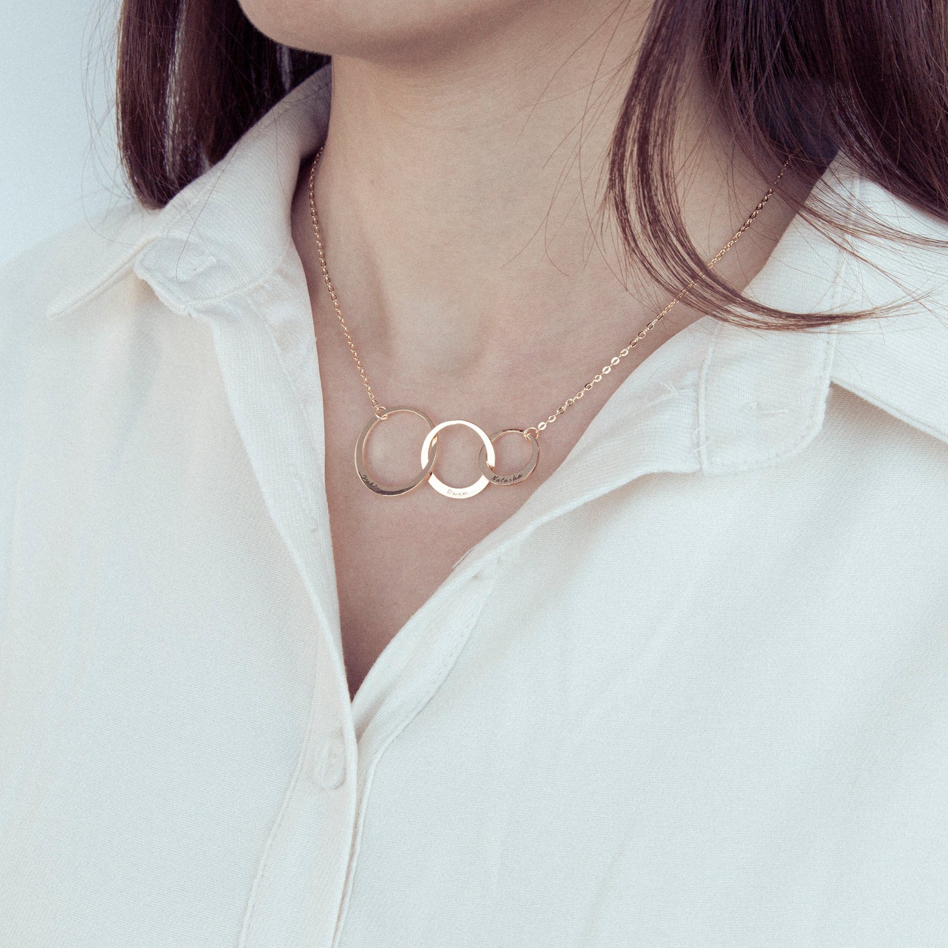 Engraved Triple Circle Name Necklace – Personalized Family Keepsake - BeeBeeBuys