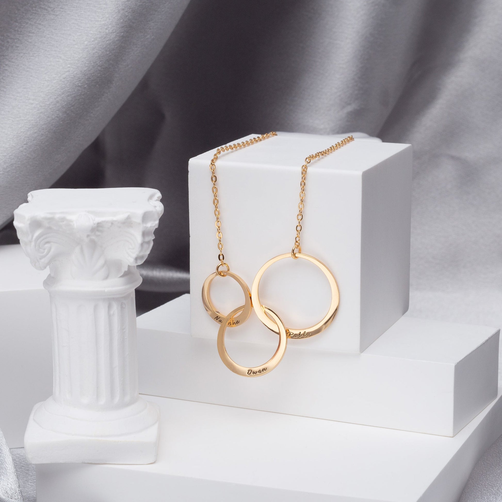 Engraved Triple Circle Name Necklace – Personalized Family Keepsake - BeeBeeBuys