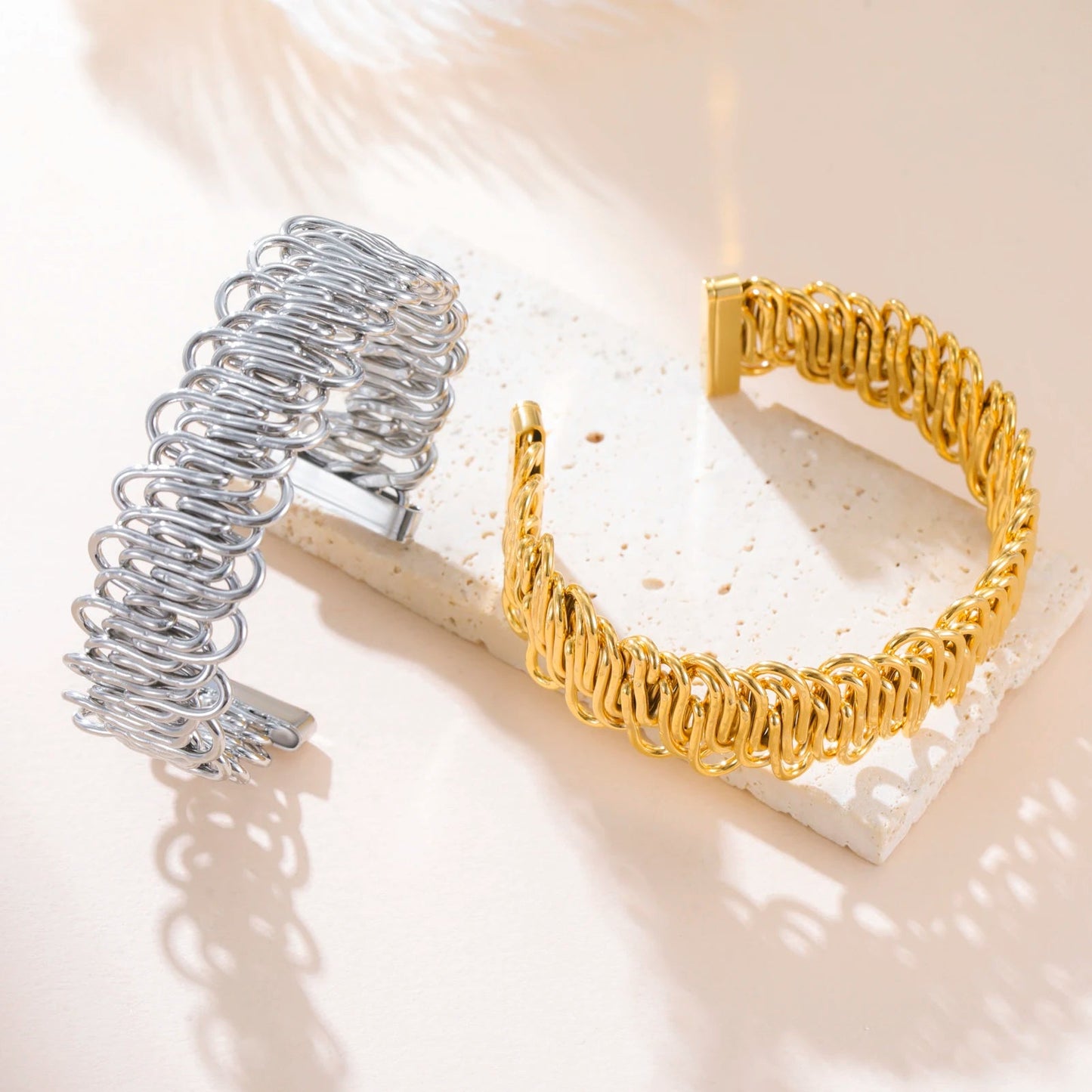 Vintage Geometric Metal Bangle Femme Stainless Steel Buy one Get One Free 🔥 - BeeBeeBuys