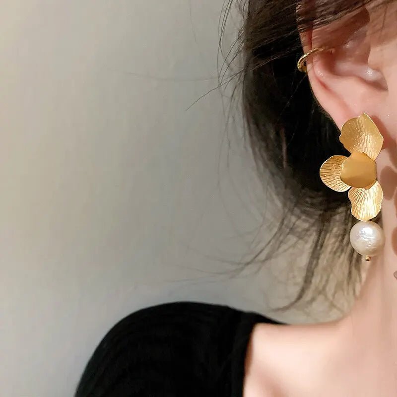 Vintage Golden Petals Flower Leaves Drop Earring - BeeBeeBuys