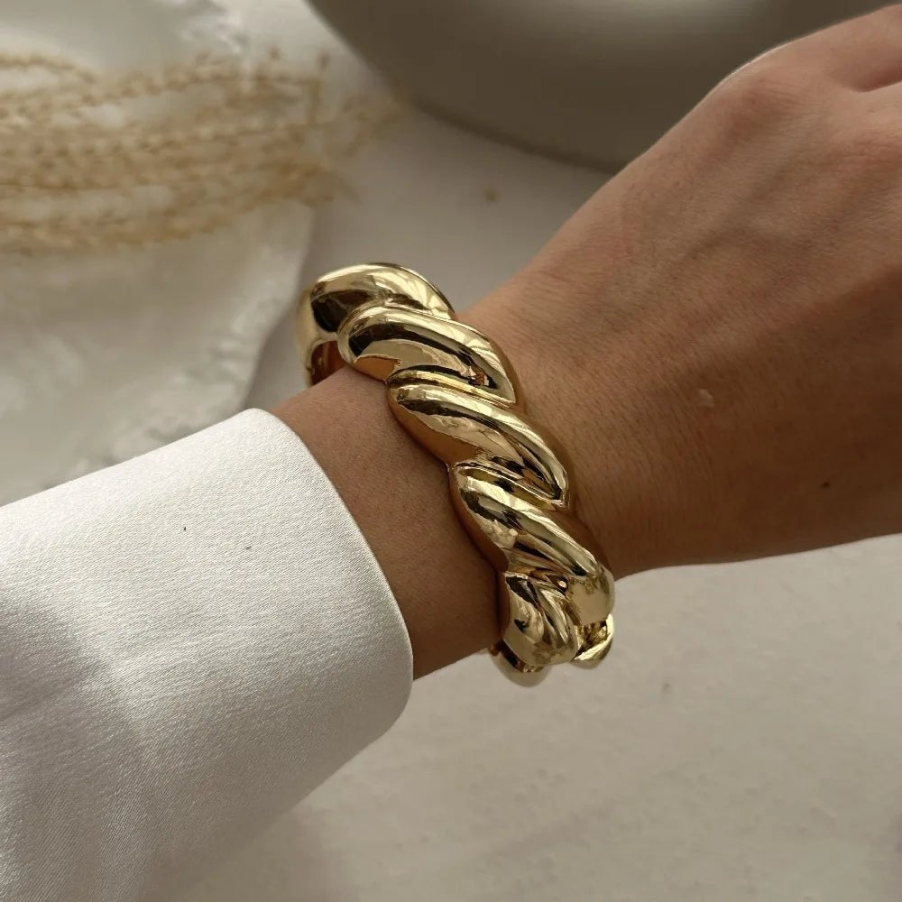 Vintage Metal Alloy Hollow Round Cuff Wide Banglestric Spring Bangles - BOGO 🔥 - BeeBeeBuys